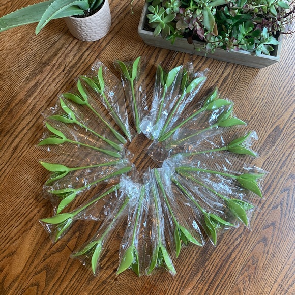 BLOOM Flower 🌹 Napkin Holders NWOT Qty: 20 - Picture 6 of 8